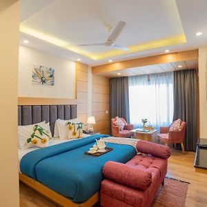 Hotel Super @Mall Road
